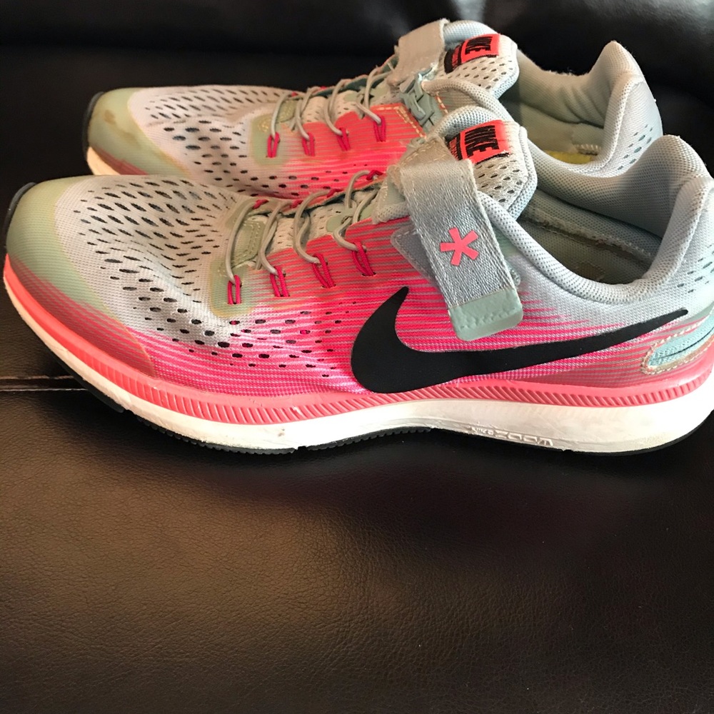 Nike pink and grey shoes